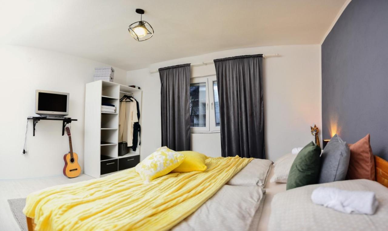 Stela1 Appartement Drvar Buitenkant foto