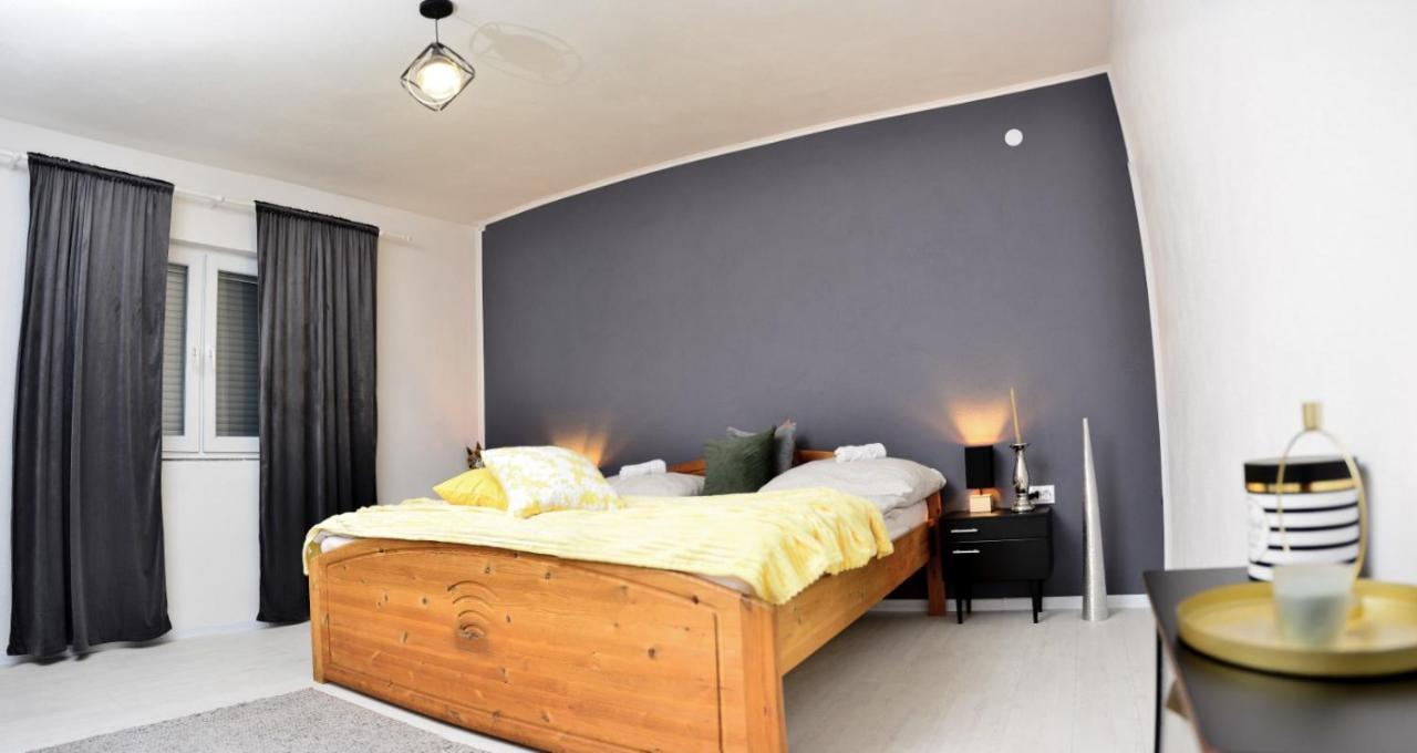 Stela1 Appartement Drvar Buitenkant foto