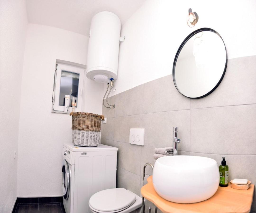 Stela1 Appartement Drvar Buitenkant foto